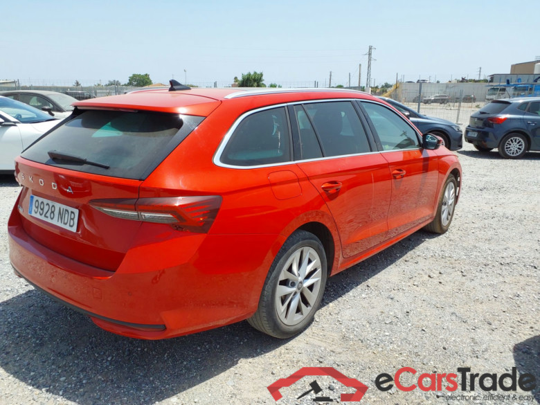 SKODA Octavia 2.0 TDI 110 kW (150CV) DSG 7 vel AutomÃ¡tico Combi Design(Panorama-Roof + Winterpack) #2