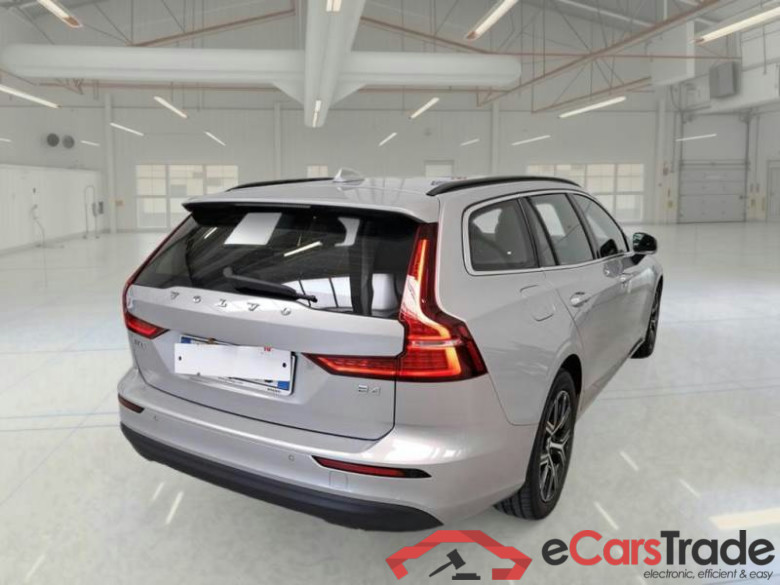 VOLVO V60 / 2019 / 5P / STATION WAGON B4 D AUTOM.CORE #2