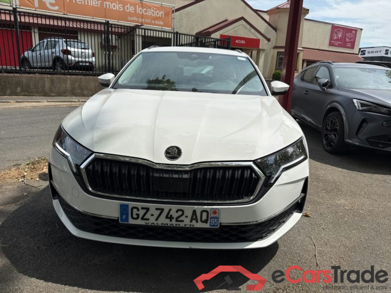 SKODA Octavia Combi / 2024 / 5P / Break 1.5 TSI ACT Hybrid 116 DSG7 Selection #1