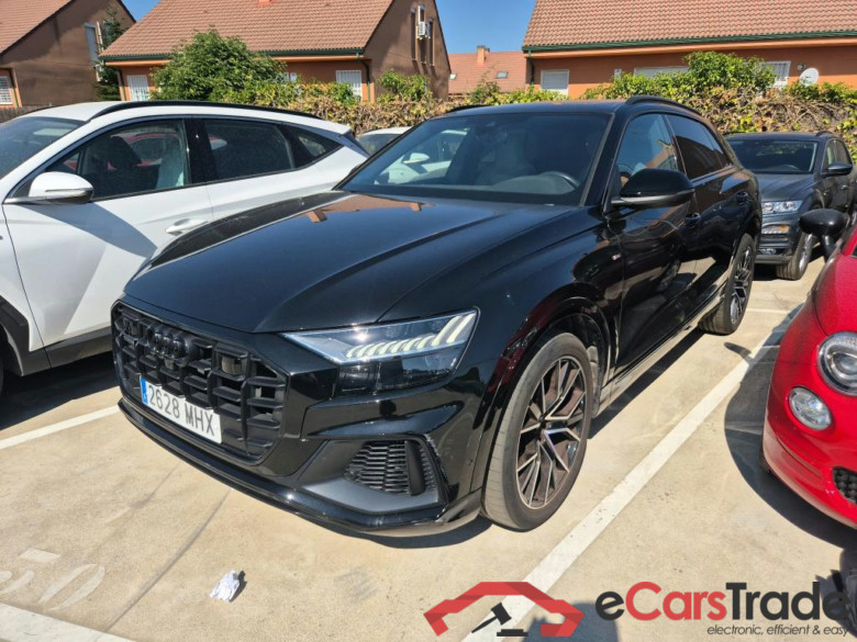 AUDI Q8 / 2018 / 5P / todoterreno 55 TFSIe 280kW Black Line Pl quattro tip