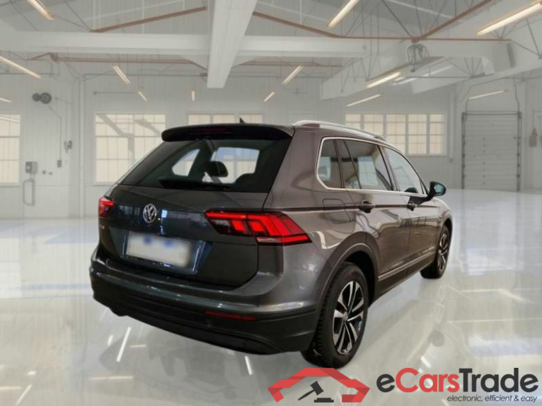 VOLKSWAGEN TIGUAN / 2016 / 5P / SUV 2.0 TDI SCR 110KW BUSINESS BMT DSG #2