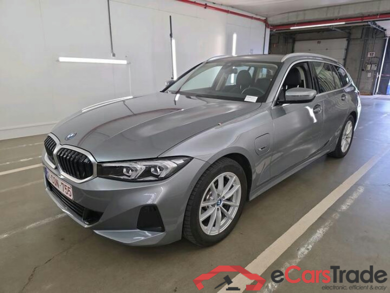 BMW 3 Reeks Touring 3 Reeks Touring 330e (215 kW) (PHEV) 215kW/292pk  5D/P Auto-8 - CO2 indicatief