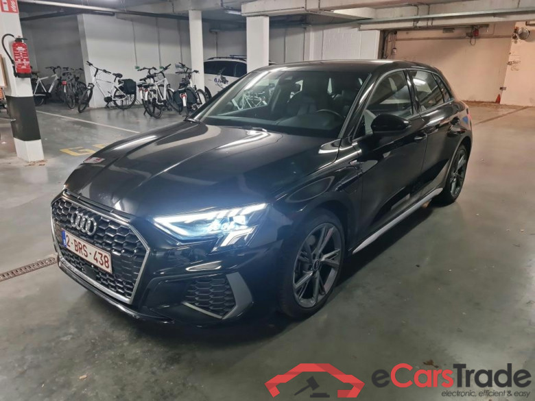 AUDI - AUD A3 SB 40 TFSI e 204PK S Line Pack Platinum & With Heated Seats & Cruise Control & Comfort Key & Park Sensors Front & Rear & Camera * HYBRID *