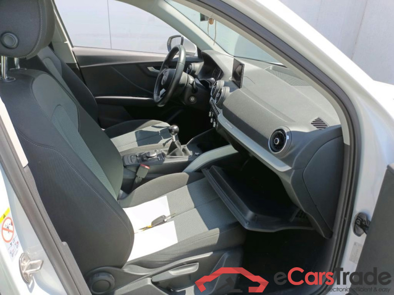 AUDI Q2 / 2016 / 5P / todoterreno Design 30 TFSI 85kW (116CV) (AC) #6