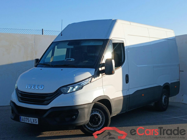 IVECO Daily / 2021 / 4P / furgón 2.3 TD 35S 16 A8 V 3520L/H2 12 M3