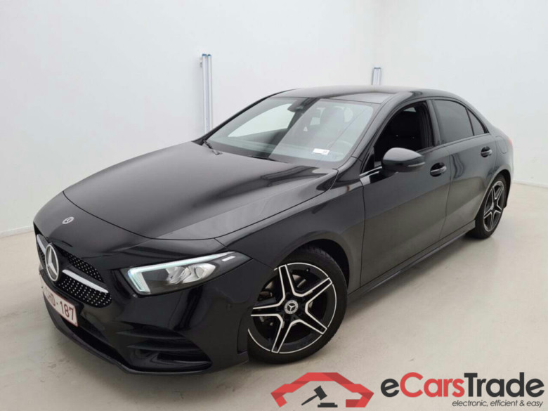 MERCEDES-BENZ A-KLASSE LIMOUSINE 1.3 180 7G-DCT AMG LINE