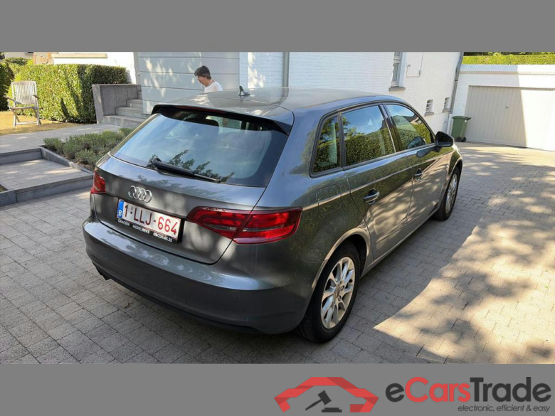 AUDI A3 Sportback 1.8 TFSI Attraction S tronic #4