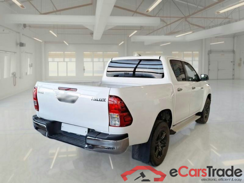 TOYOTA HILUX / 2020 / 4P / AUT.CABINA DOPPIA 2.4 D-4D A/T DC 4WD LOUNGE #2