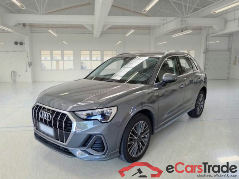 AUDI Q3 / 2018 / 5P / SUV 45 TFSI E S TRONIC S LINE EDITION #1