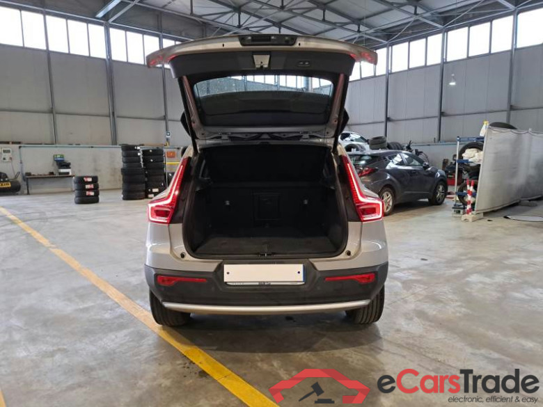 VOLVO XC40 / 2021 / 5P / SUV B3 AUTOMATICO CORE #5