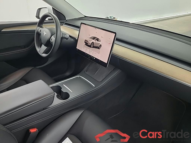 Tesla Model Y Long Range Dual Motor AWD 5D 378kW #6