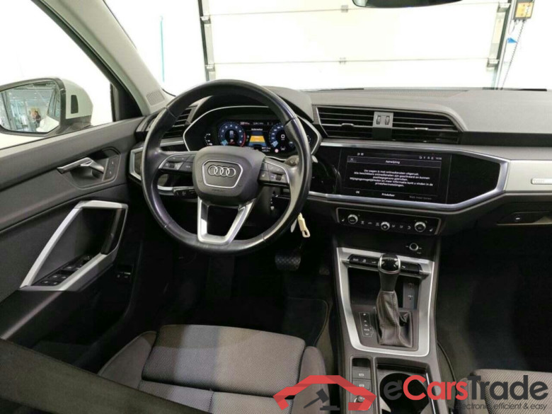 AUDI Q3 45 TFSI e Adv Editi. #3