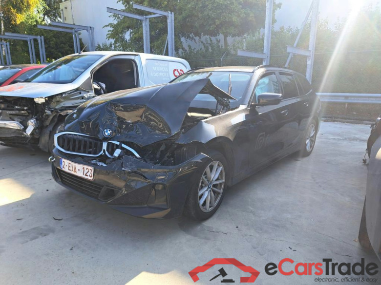 BMW - BMW 3 TOURING 320e 204PK        ***              TOTAL LOSS               ***              With Climatic & Navigation   * HYBRID *