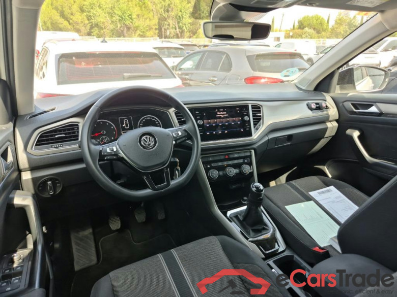 VOLKSWAGEN T-Roc / 2017 / 5P / todoterreno Advance Style 1.0 TSI 85kW (115CV) #3