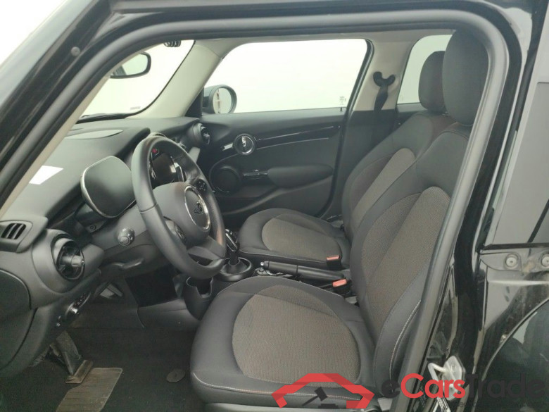 Mini 5 door Cooper (100 kW) 5d #3