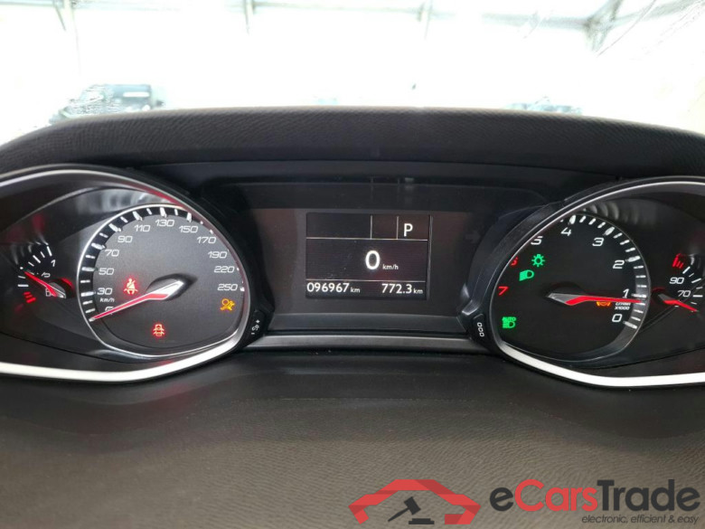 PEUGEOT 308 / 2017 / 5P / Berline Puretech 130 S&S EAT8 Allure #6
