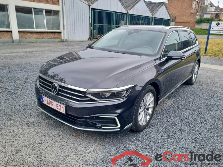 Volkswagen Passat Variant 1.4 TSI Hybrid GTE Aut. Pano IQ.Light Virtual Ambient ACC Navi Sport-Seats KeylessGo Klima PDC ... #1