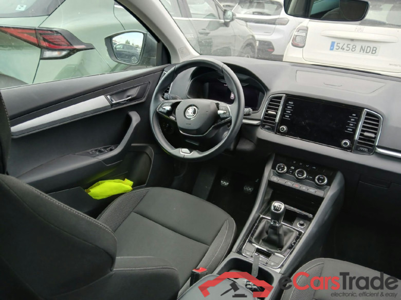SKODA Karoq / 2021 / 5P / todoterreno 2.0 TDI 85kW (115CV) Ambition (AC2) #3