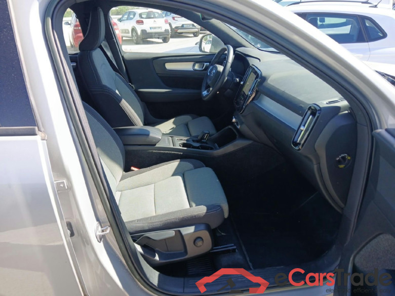 VOLVO XC40 / 2021 / 5P / todoterreno 2.0 B3 G Core Auto #6