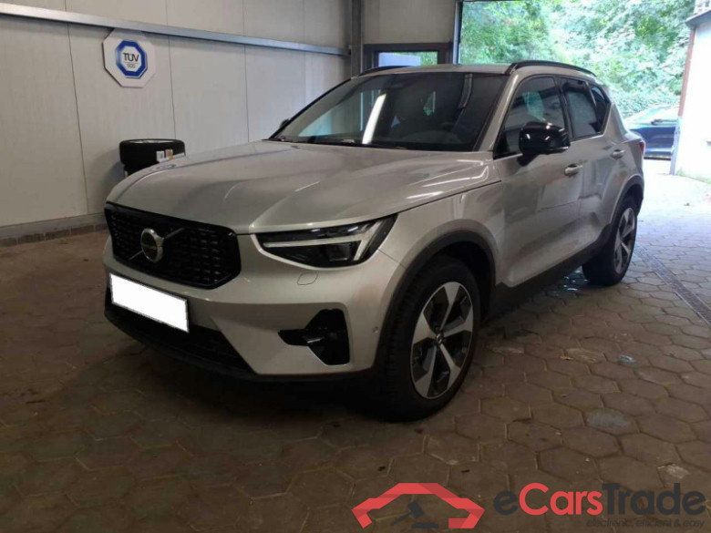 Volvo XC40 (2017->) DE - SUV5 B3 2WD EU6e, Plus Dark, (Facelift) 2024 - 2026