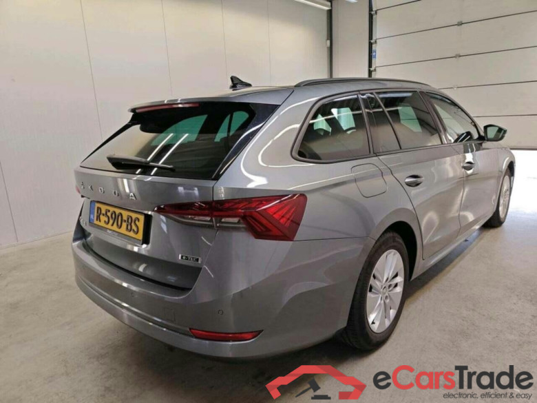SKODA Octavia Combi 1.0 e-TSI Sport Bns #2