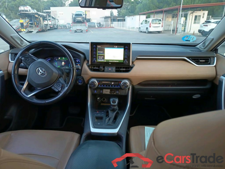 TOYOTA Rav4 / 2018 / 5P / todoterreno 2.5l 220H Luxury #3
