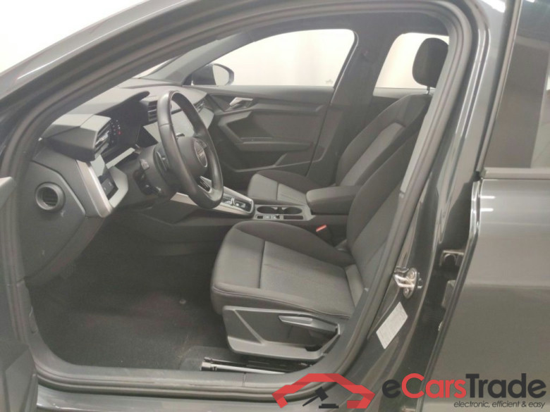 Audi A3 Sportback 2.0 30 TDi 85kW S tronic Business Ed. 5d #3