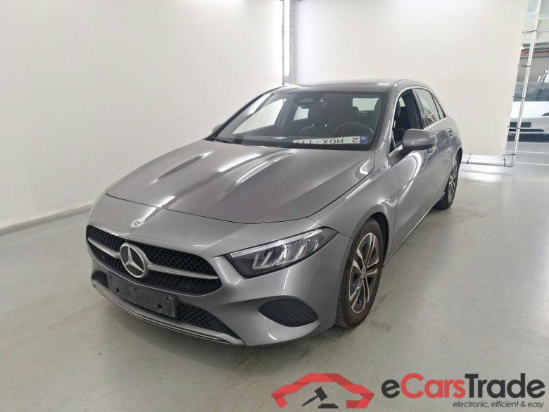 MERCEDES-BENZ A-CLASS 1.3 A 180 ESSENTIAL LINE DCT