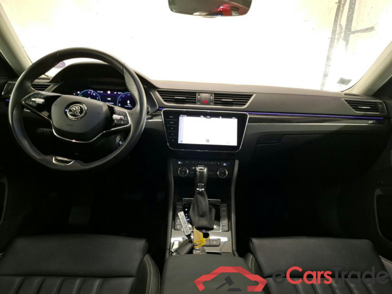 SKODA Superb Combi / 2019 / 5P / Break 1.4 TSI PHEV 218ch DSG6 Laurin & Klement #6