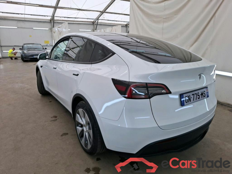 TESLA Model Y / 2021 / 5P / SUV RWD #3
