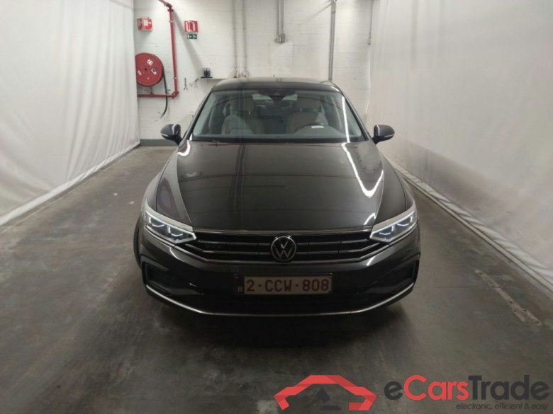 Volkswagen Passat 1.4 TSI GTE Business DSG 4d