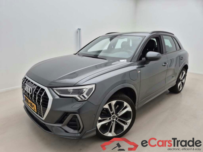 AUDI Q3 45 TFSI e S edition