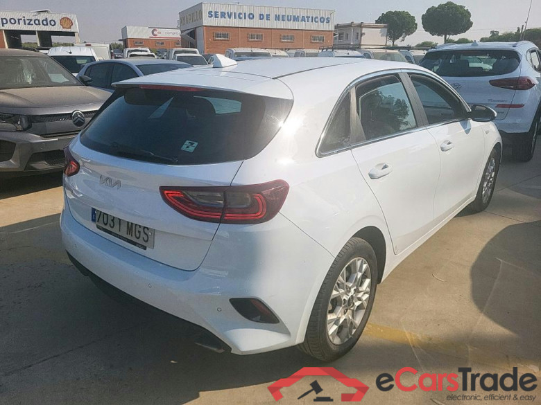 KIA Ceed / 2021 / 5P / berlina con portón 1.0 T-GDi 74kW (100CV) Drive