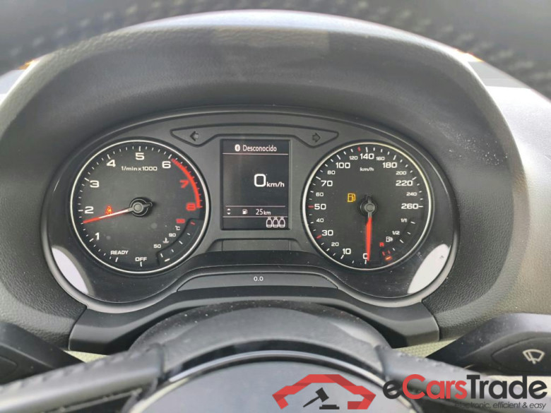 AUDI Q2 / 2016 / 5P / todoterreno Design 30 TFSI 85kW (116CV) (AC) #4