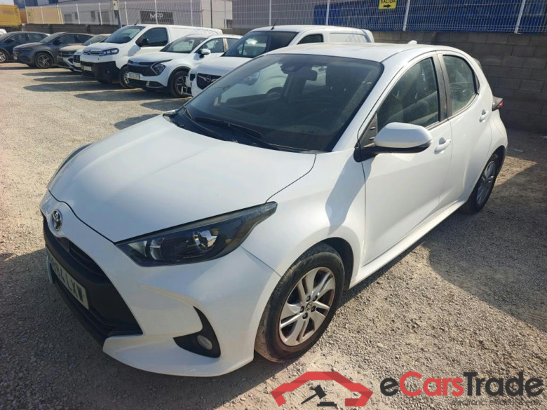 TOYOTA Yaris 1.5 120H Business Plus