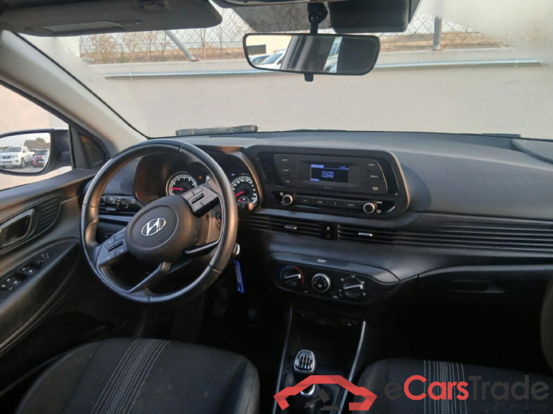 HYUNDAI i20 / 2020 / 5P / berlina con portón 1.0 TGDI 74kW (100CV) 48V Essence #3