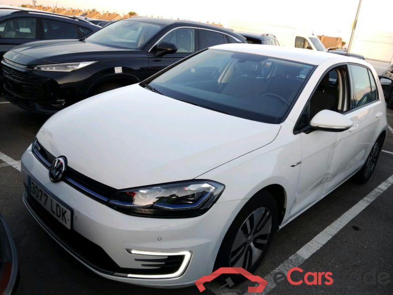 VOLKSWAGEN Golf / 2016 / 5P / berlina con portón e-Golf ePower 110 kW (136CV)