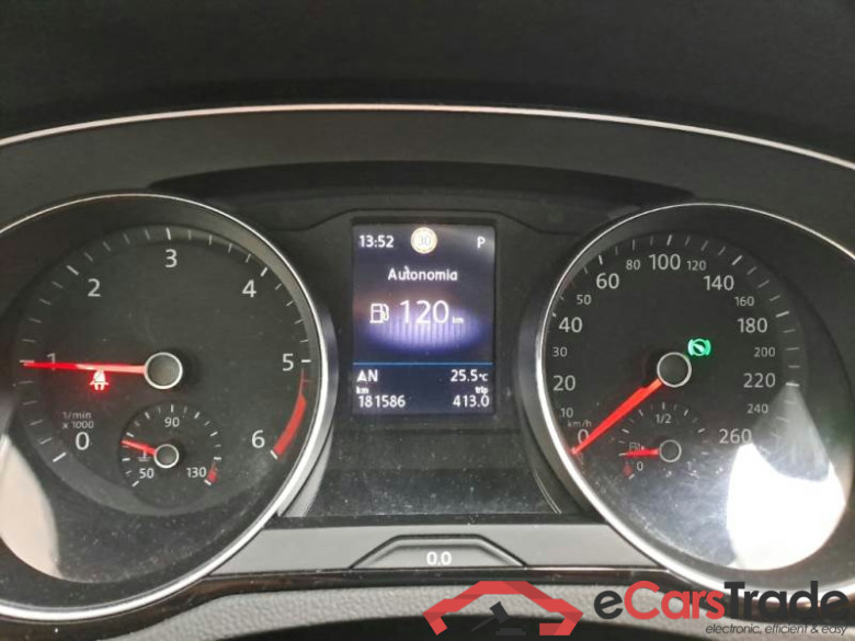 VOLKSWAGEN PASSAT / 2019 / 5P / STATION WAGON VAR. 2.0TDI SCR EVO 90KW BUSINESS DSG #4