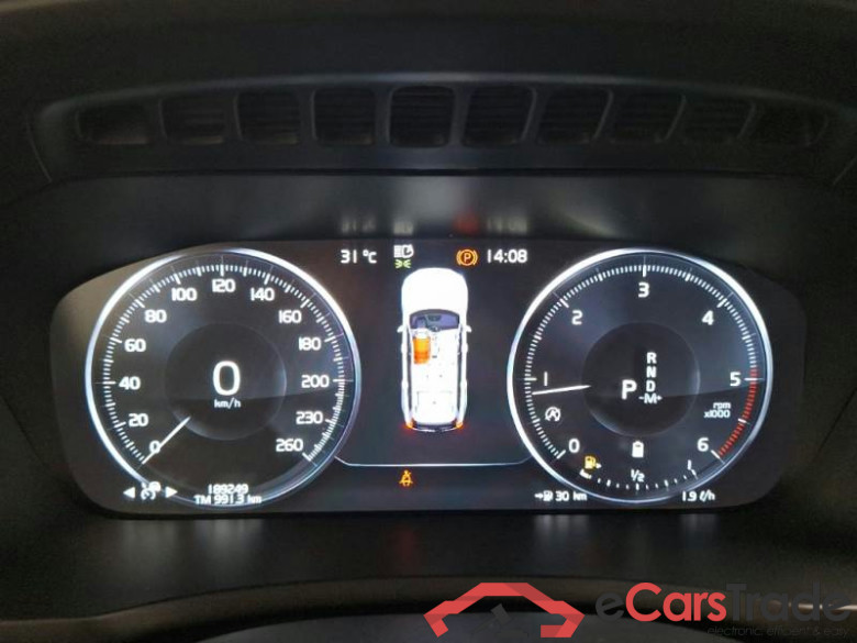 VOLVO XC90 / 2014 / 5P / SUV B5 D AWD GEARTRONIC 7P MOMENTUM PRO #4