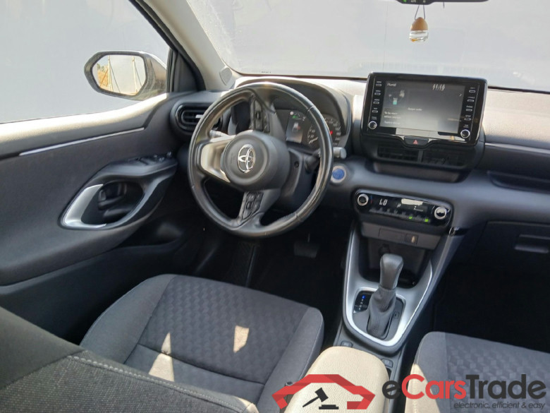 TOYOTA Yaris / 2020 / 5P / berlina con portón 1.5 120H Active Tech #3