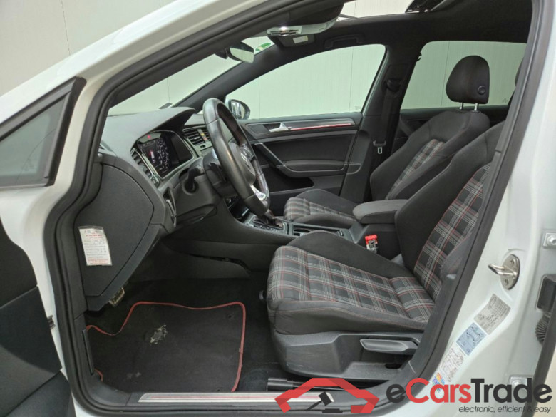 VOLKSWAGEN GOLF 2.0 TSI GTI Performance #5