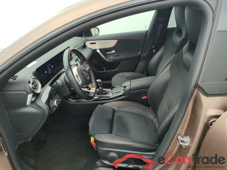 Mercedes-Benz CLA CLA 180 d Business Solution 4d #3