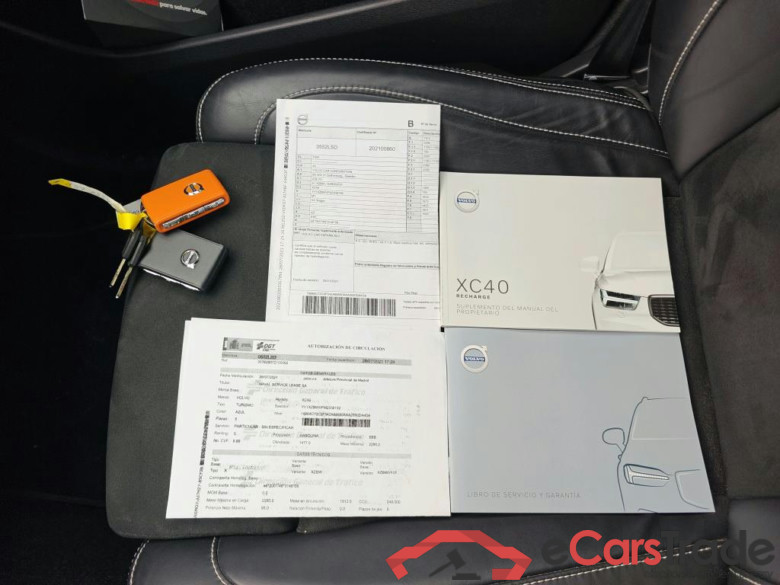 VOLVO XC40 / 2017 / 5P / todoterreno 1.5 T4 Twin Recharge R-Design Auto #4