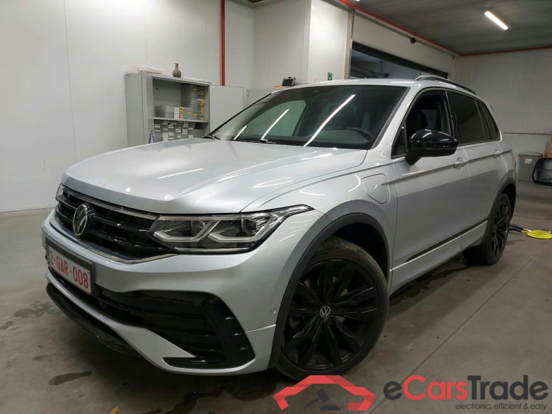 VOLKSWAGEN - VW  TIGUAN 1.4 eHybrid 245PK DSG R-Line With Climatic & Navigation & Heated Seats & Pano Roof & Towing Hook     *  HYBRID *    ***   NO COC AVAILABLE  -  OHNR COC DOC  !  ***