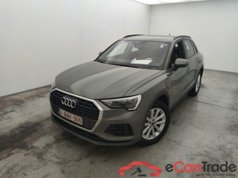 Audi Q3 45 TFSI e S tronic 5d #1