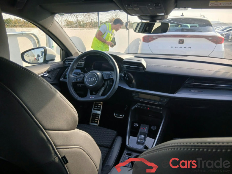 AUDI A3 / 2020 / 5P / berlina con portón Sportback Genuine 35 TDI S tronic(SL)(SP)(AC2) #3