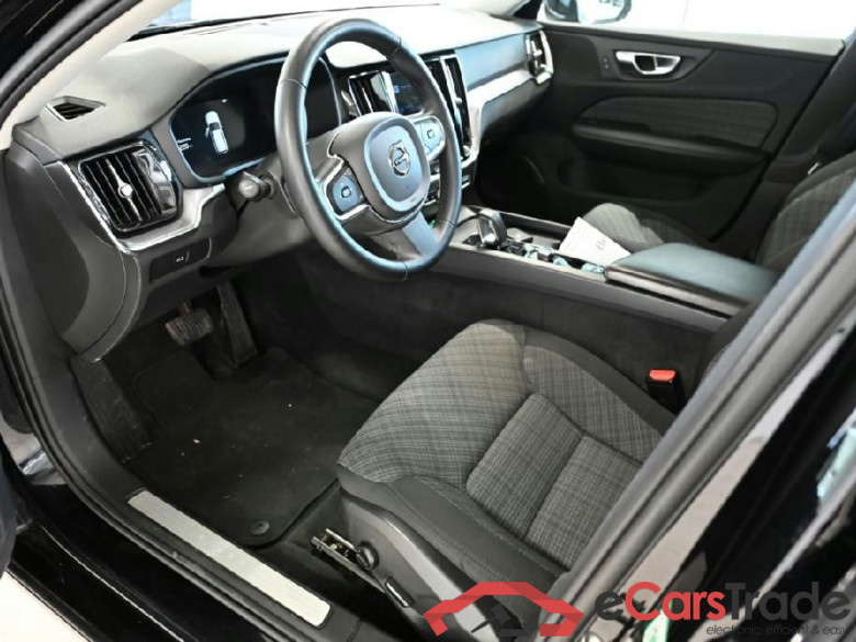 V60 Kombi Core 2.0 B4 145KW AT8 E6d #4
