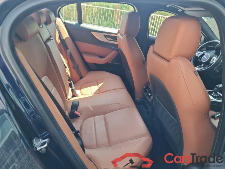 JAGUAR XE 2.0 P250 AUTO R-DYNAMIC SE #6
