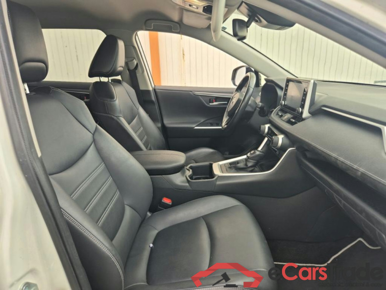 TOYOTA Rav4 / 2018 / 5P / todoterreno 2.5l 220H Advance #6