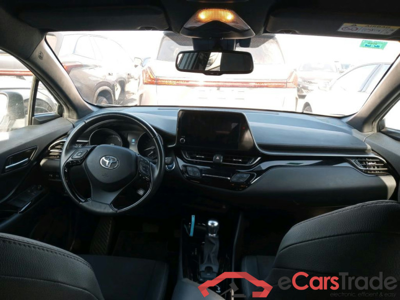 TOYOTA C-HR / 2019 / 5P / todoterreno 2.0 180H Advance #3